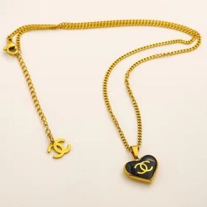 Chic Gold and Black Heart Pendant Necklace